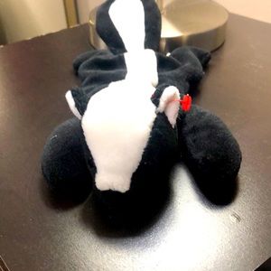 Ty beanie baby “Stinky” without tag